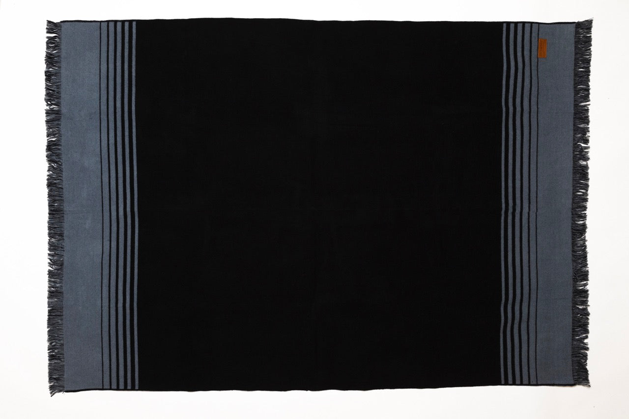 Chicago- Black and Gray Luxury Throw Blanket
