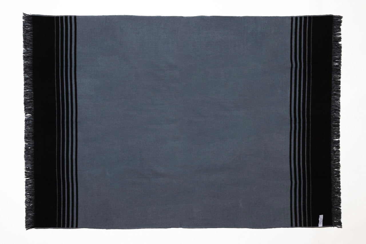 Chicago- Black and Gray Luxury Throw Blanket
