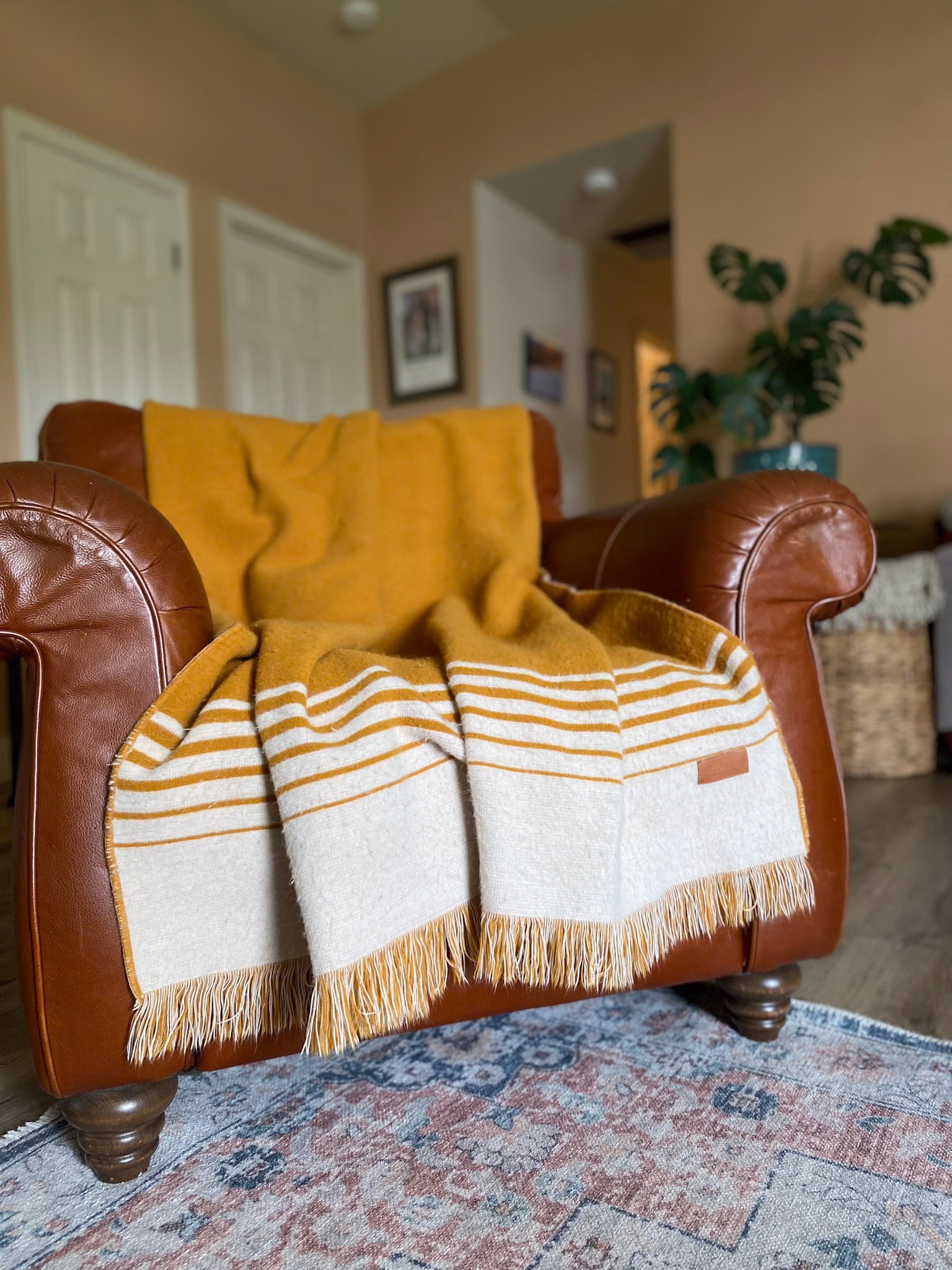 Versailles - Gold and Beige Luxury Throw Blanket