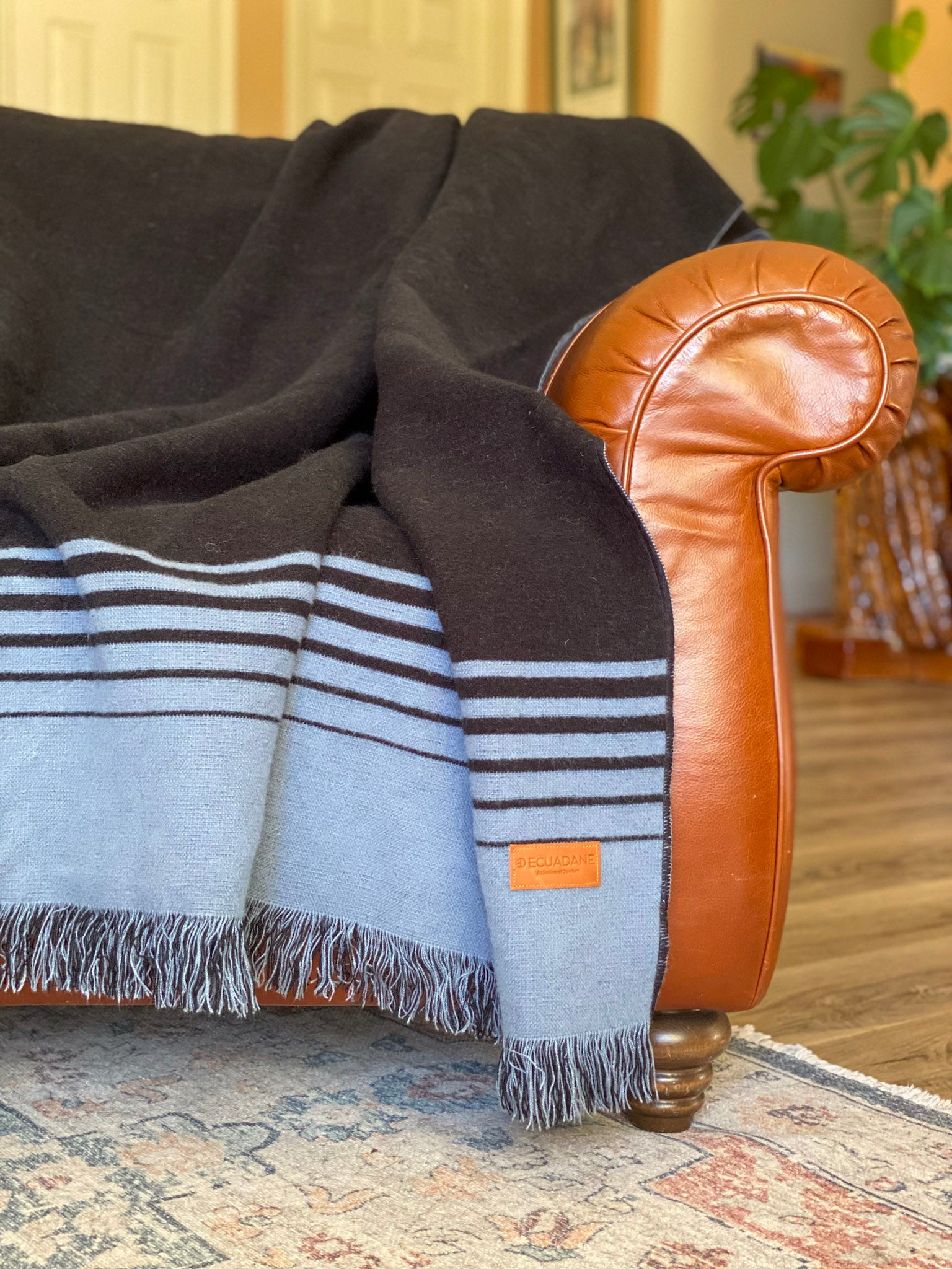 Chicago- Black and Gray Luxury Throw Blanket