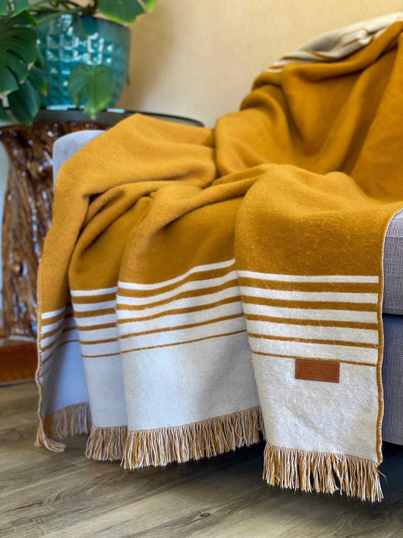 Versailles - Gold and Beige Luxury Throw Blanket