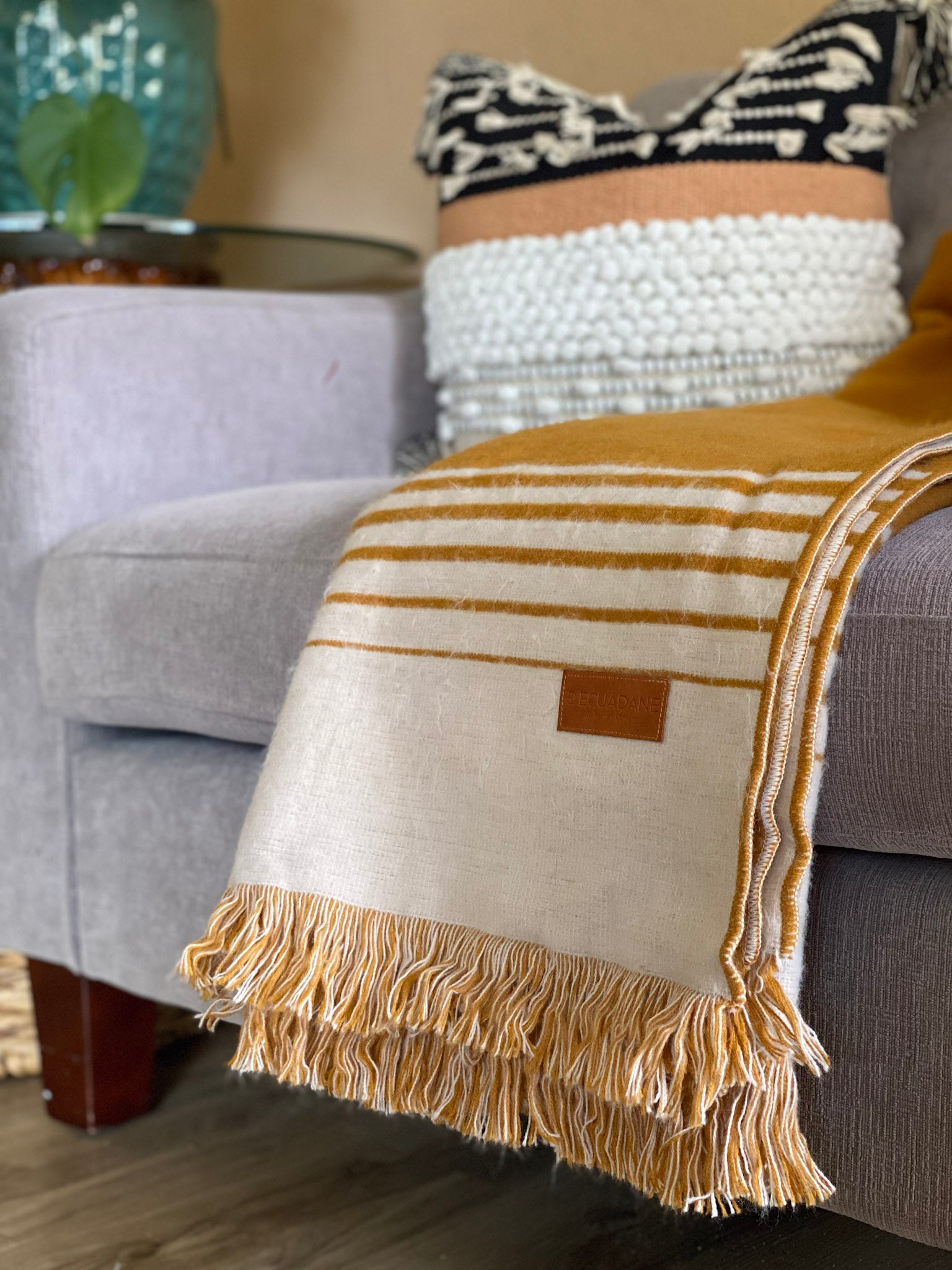 Versailles - Gold and Beige Luxury Throw Blanket