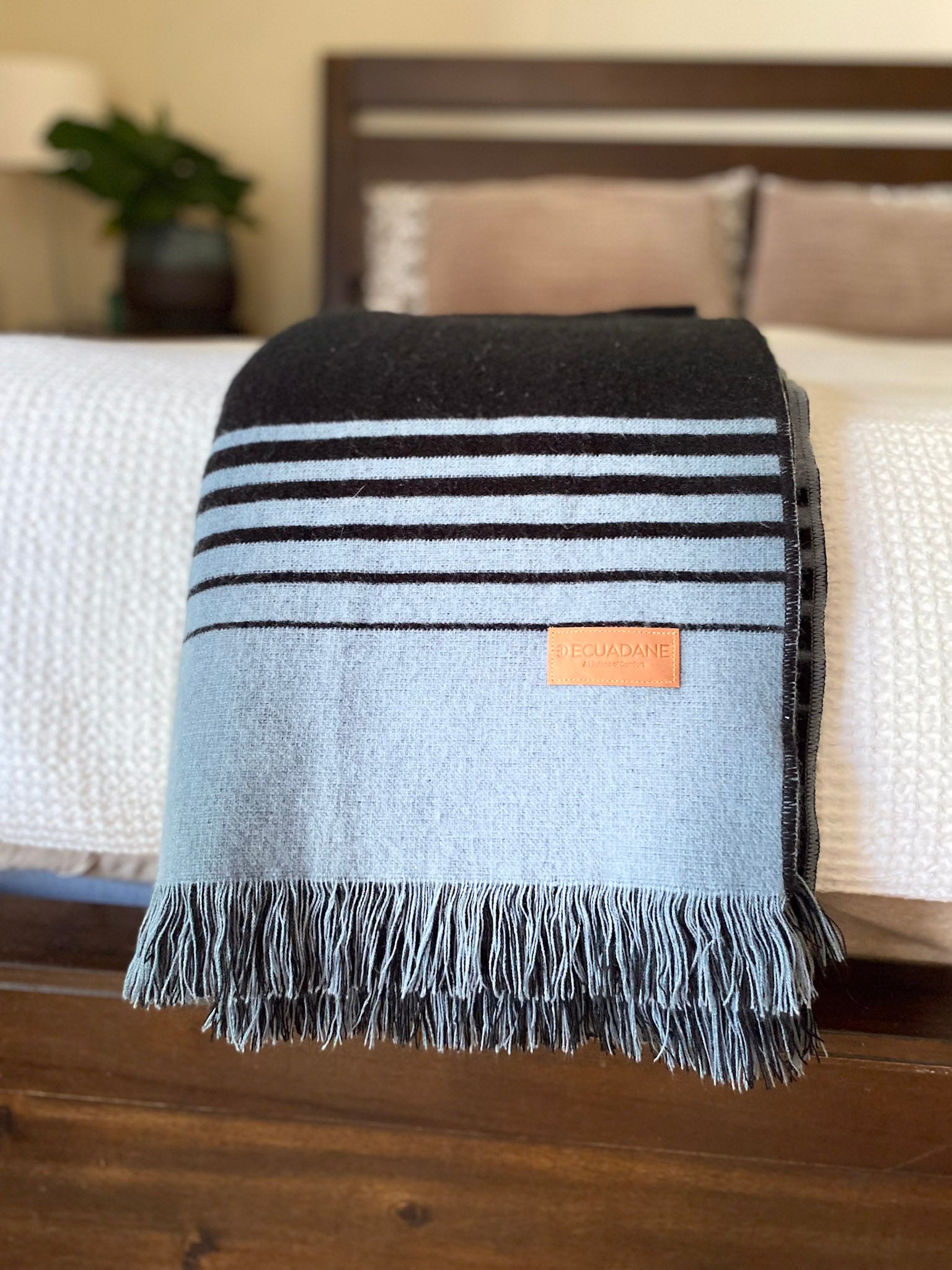 Chicago- Black and Gray Luxury Throw Blanket