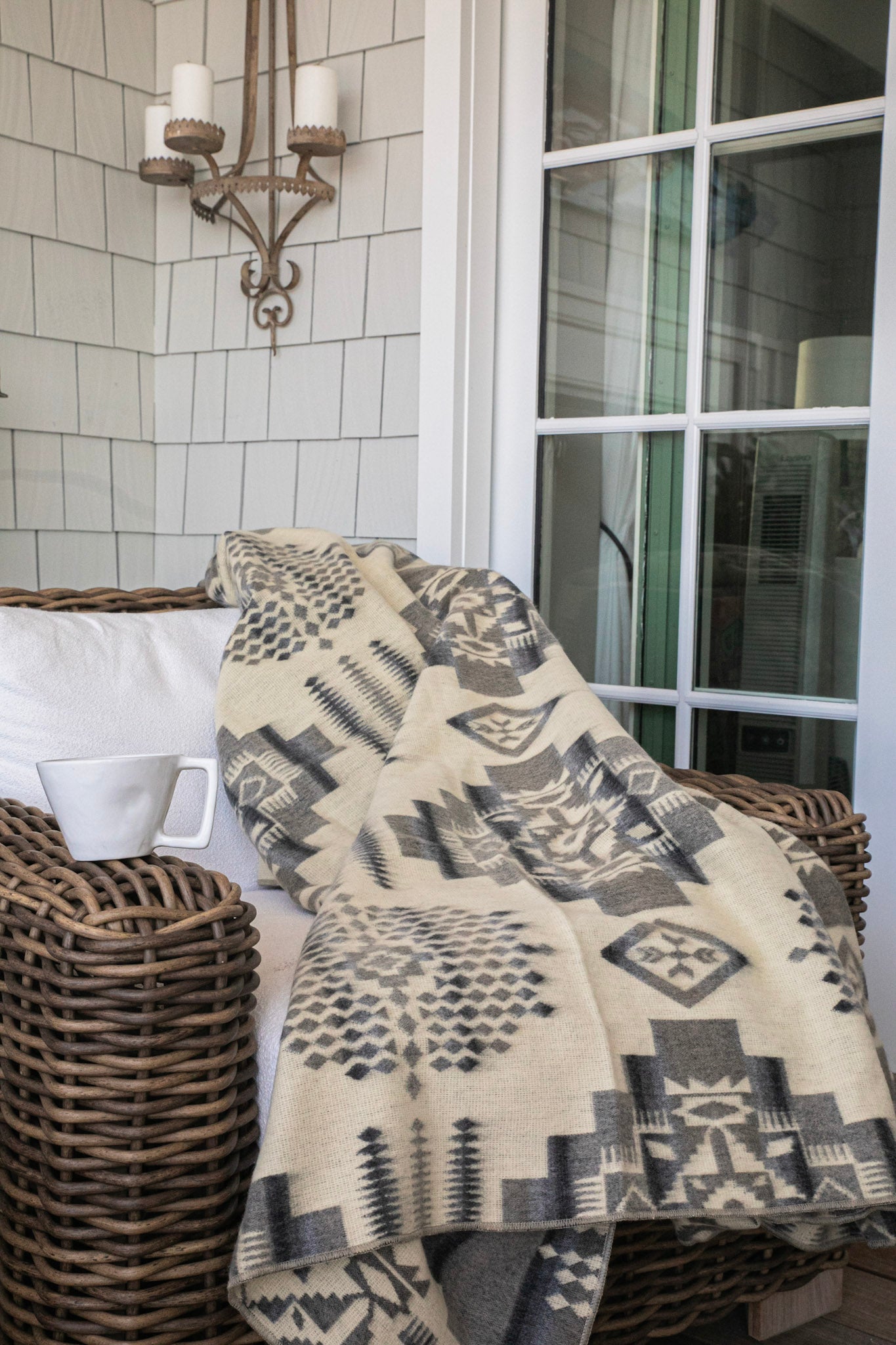 Artisan-Made Southwestern Queen-Sized Blanket - Andes Cloud