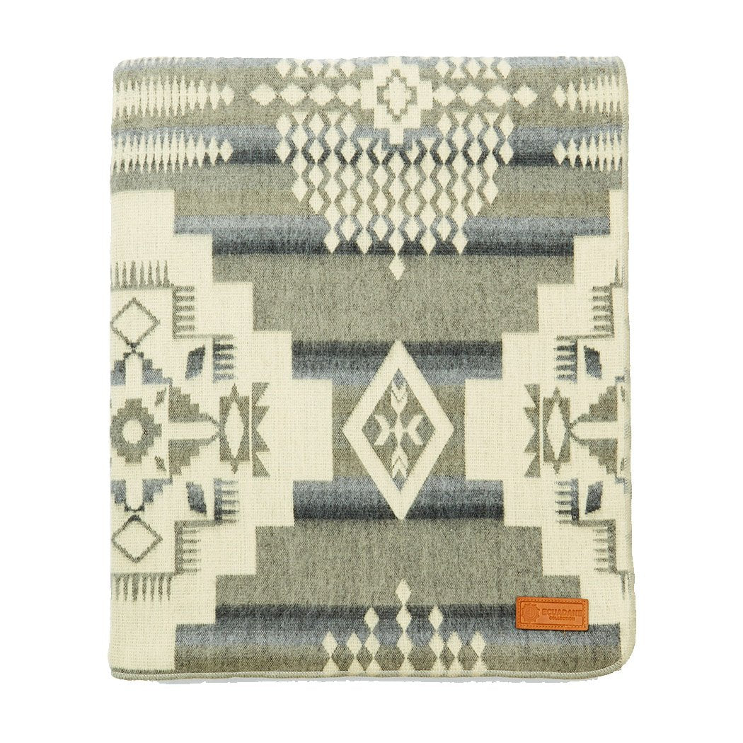 Artisan-Made Southwestern Queen-Sized Blanket - Andes Cloud