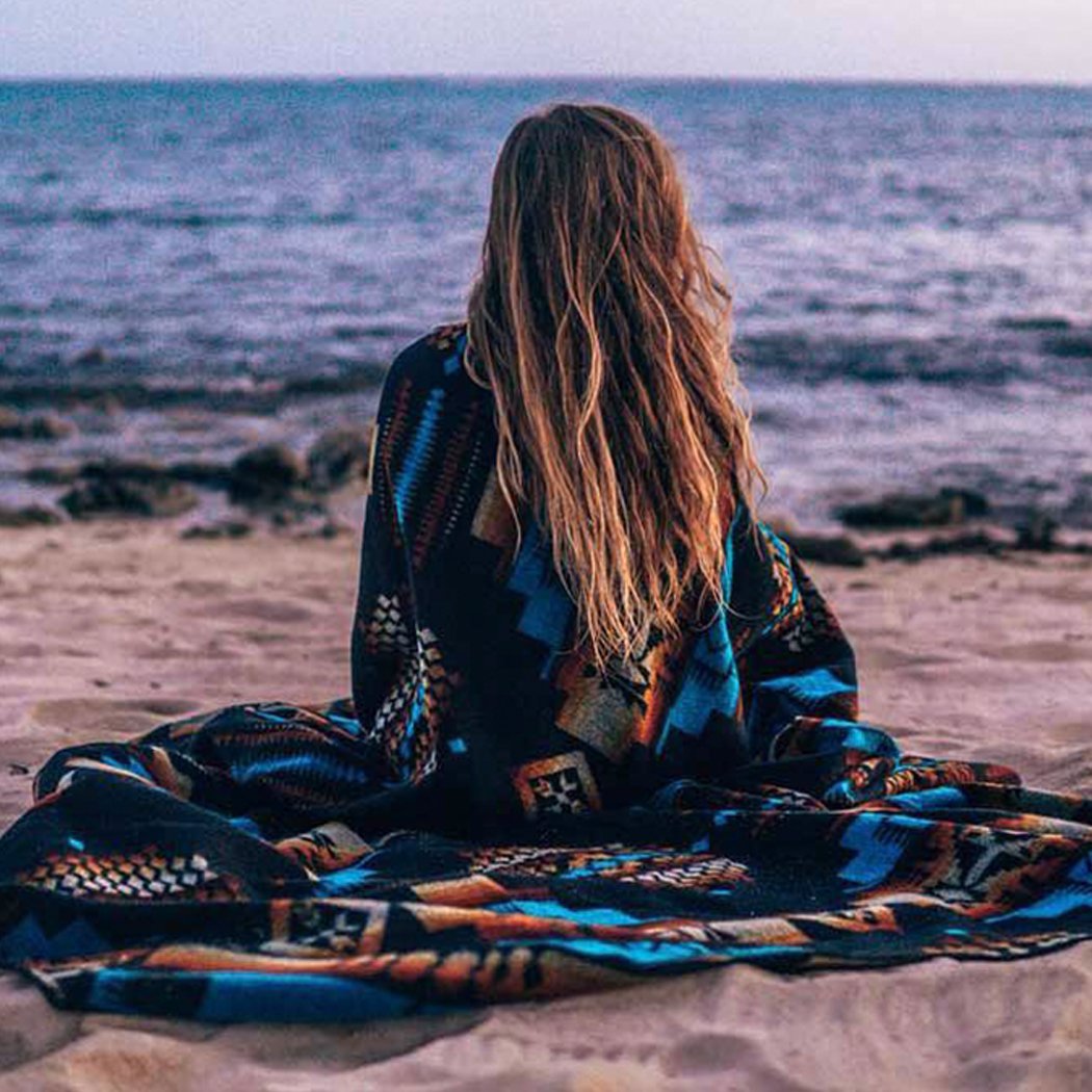 Artisan-Made Southwestern Queen-Sized Blanket - Andes Cliffside