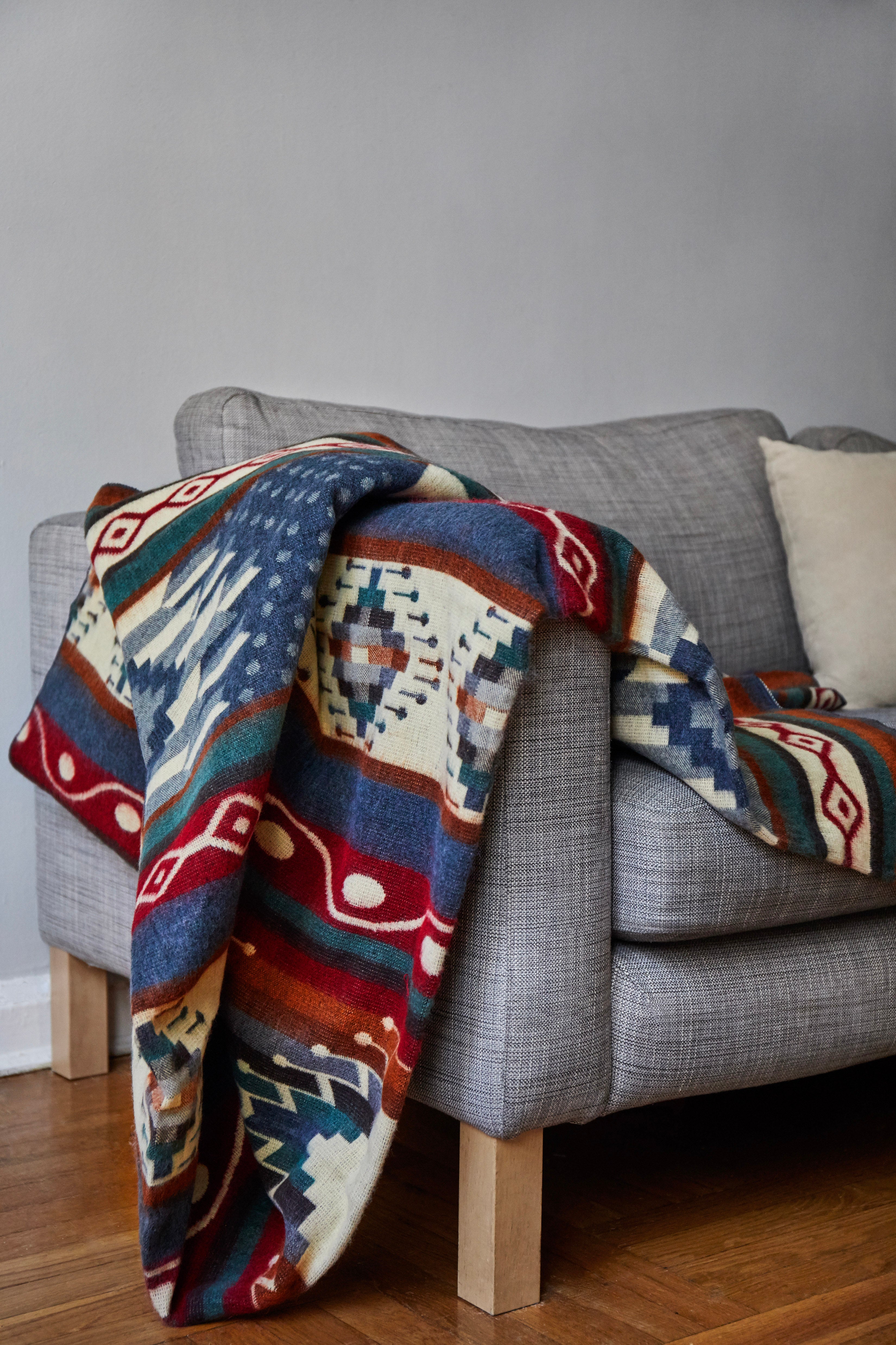 Sumaco Wave Artisan-Crafted Blanket with Southwestern Design