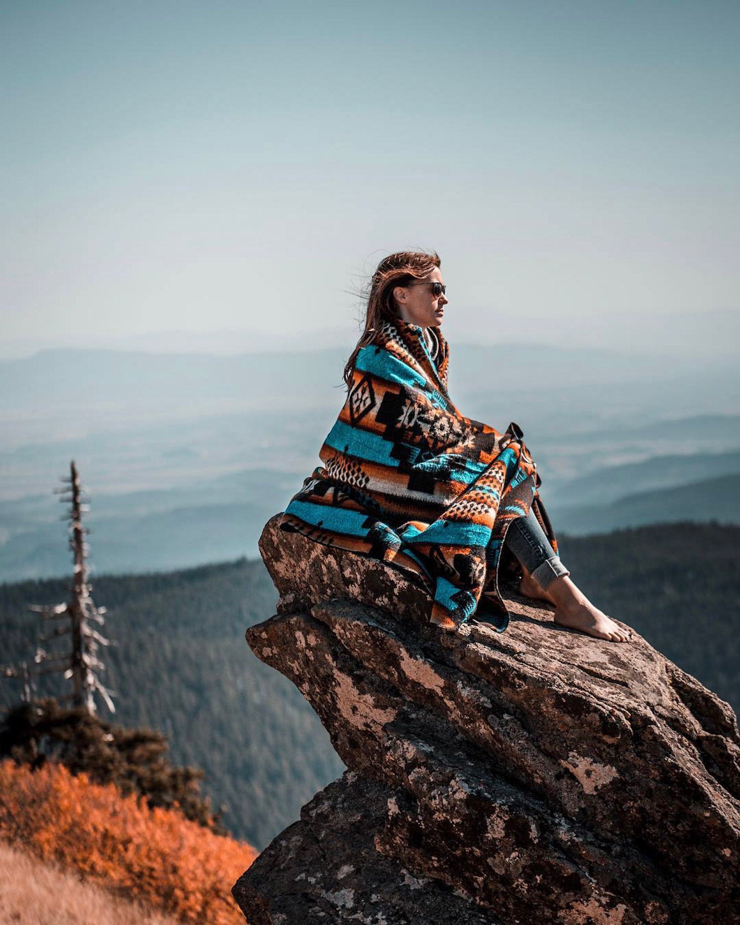Artisan-Made Southwestern Queen-Sized Blanket - Andes Cliffside
