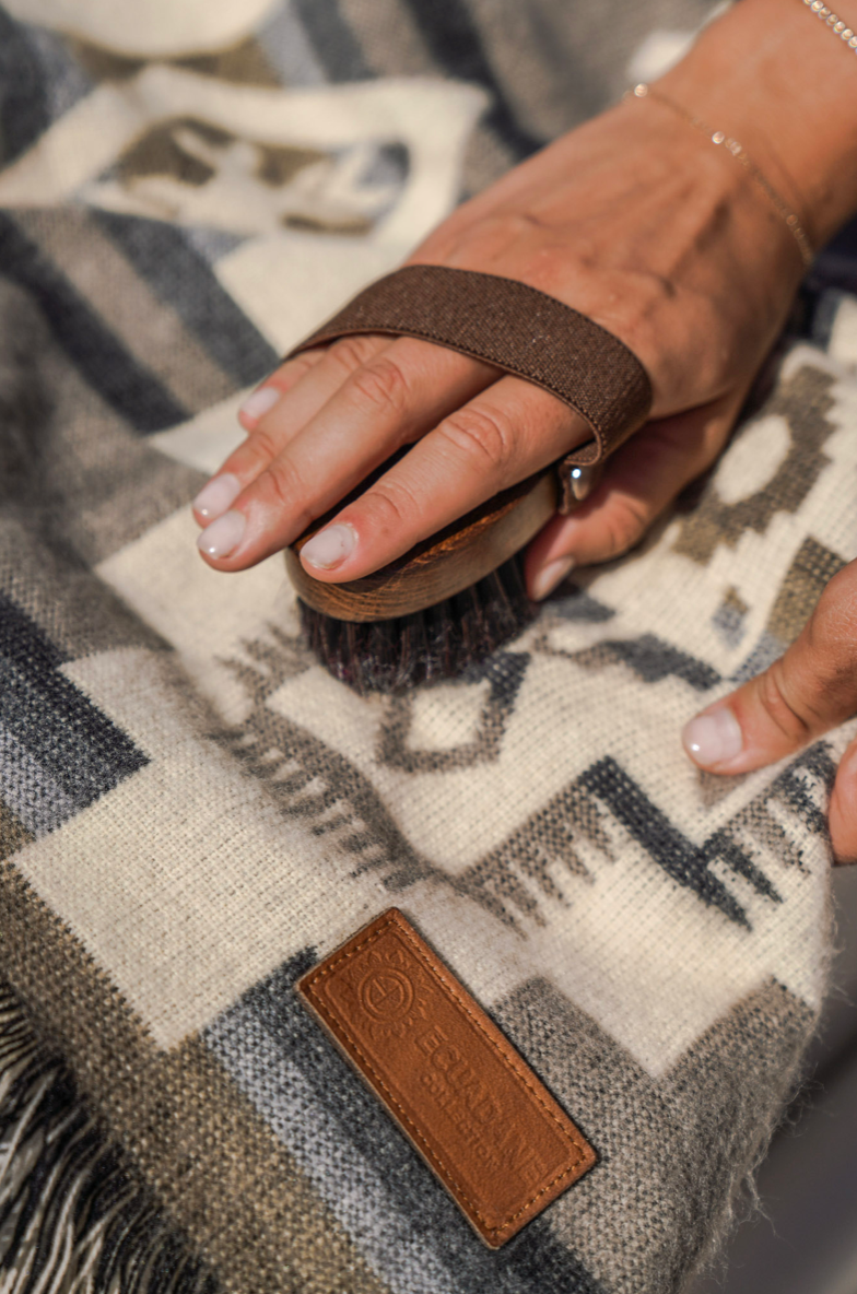 Wool Blanket Brush - Luxury Blanket Care