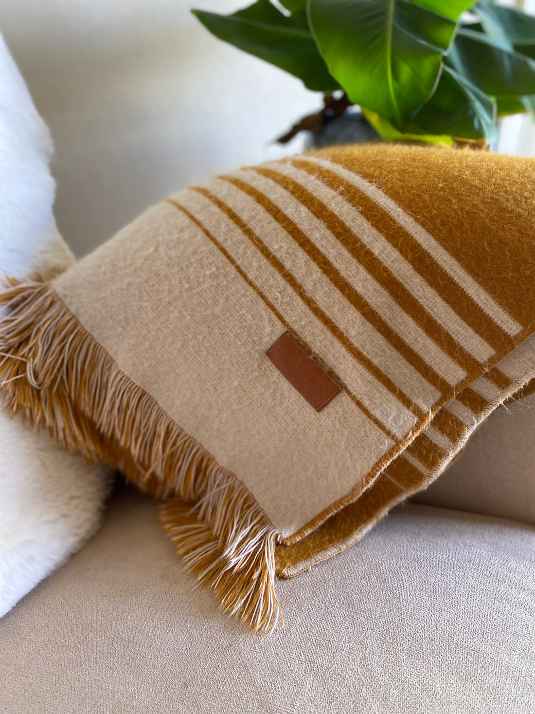 Versailles - Gold and Beige Luxury Throw Blanket