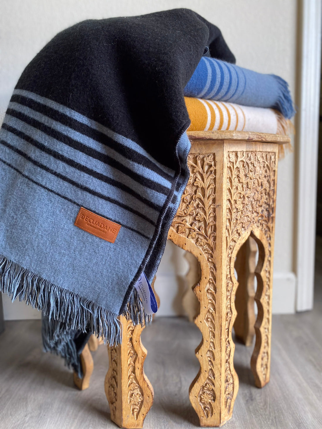 Chicago- Black and Gray Luxury Throw Blanket