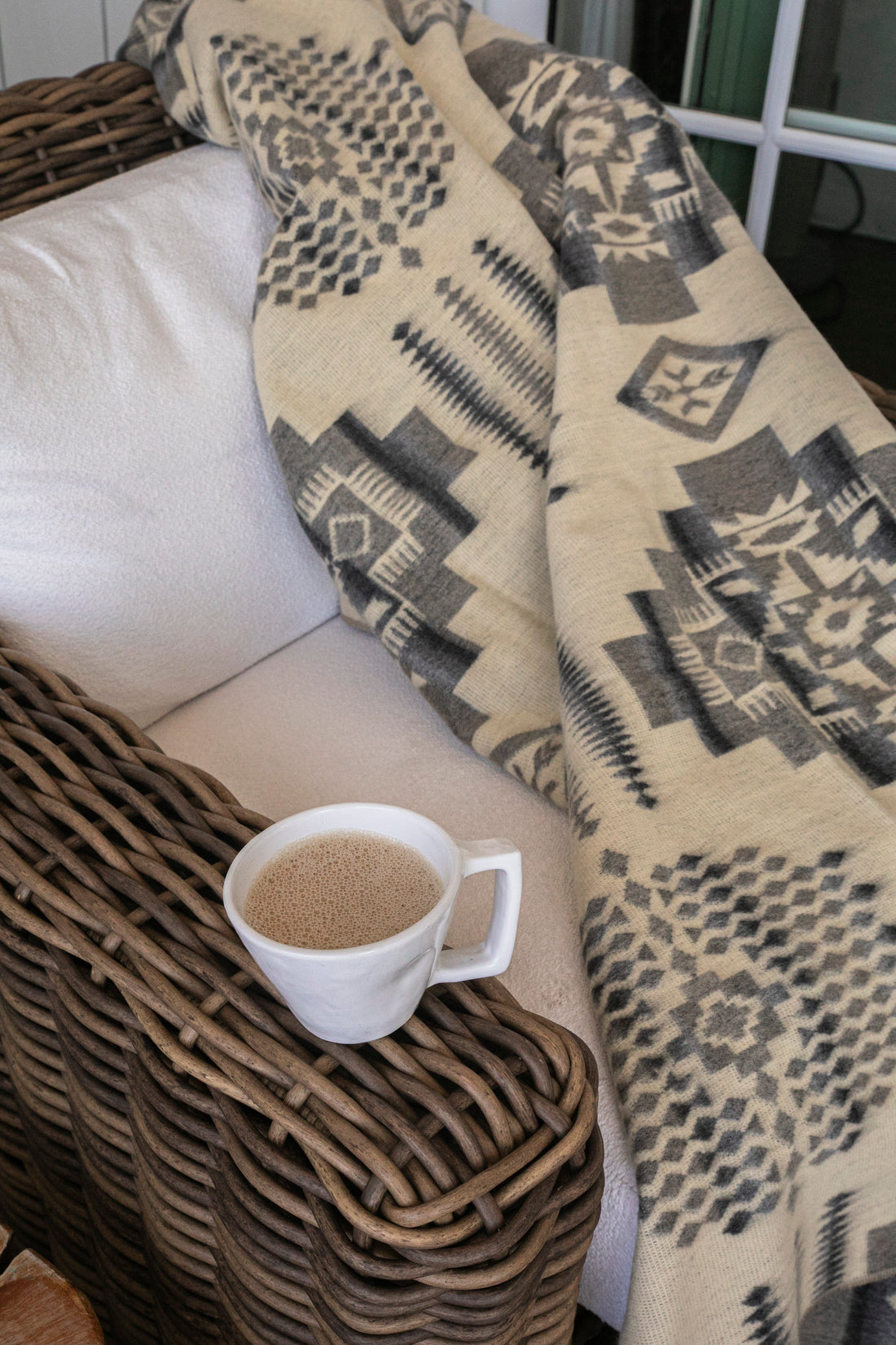 Artisan-Made Southwestern Queen-Sized Blanket - Andes Cloud